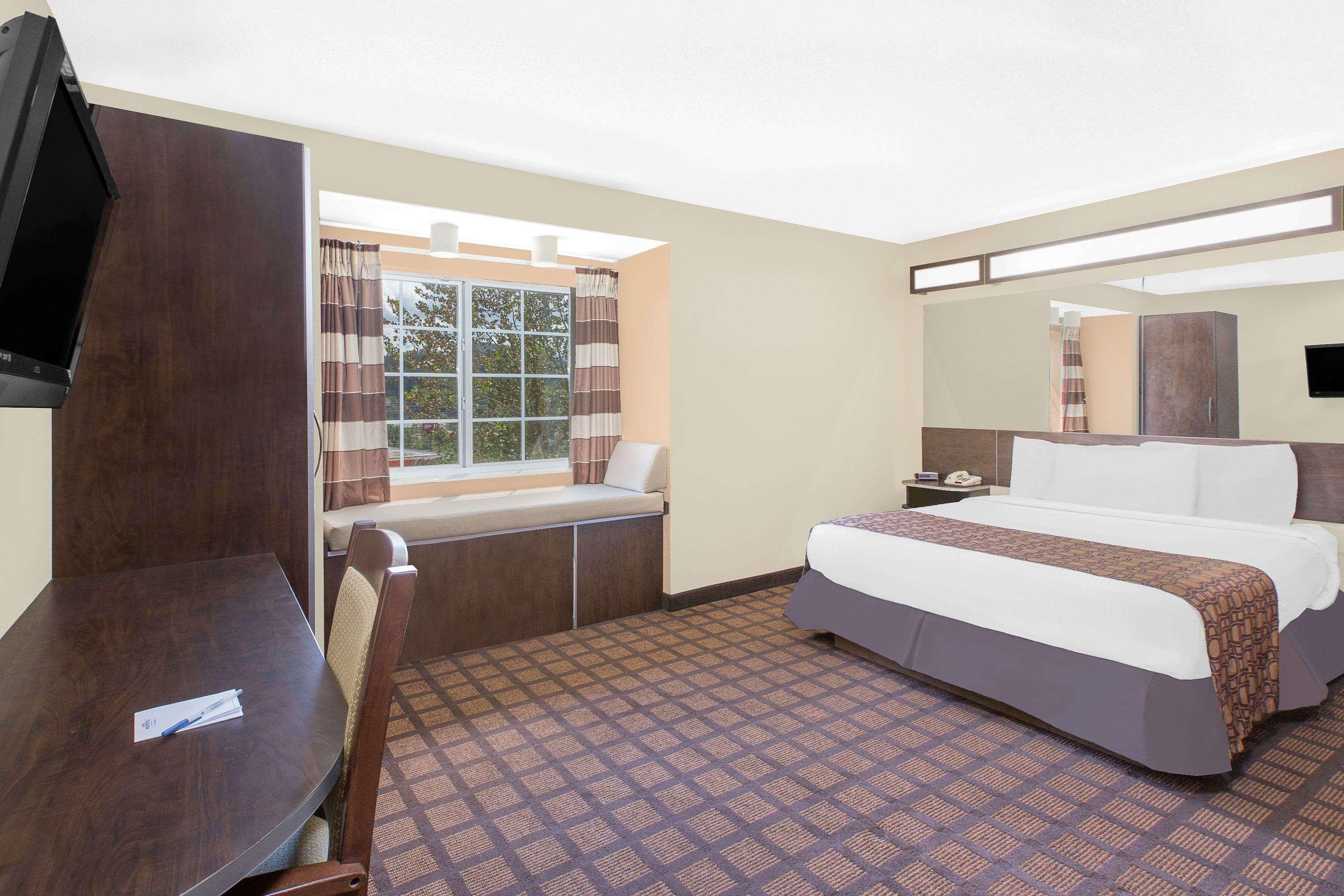 Microtel Inn & Suites By Wyndham Franklin Exteriör bild